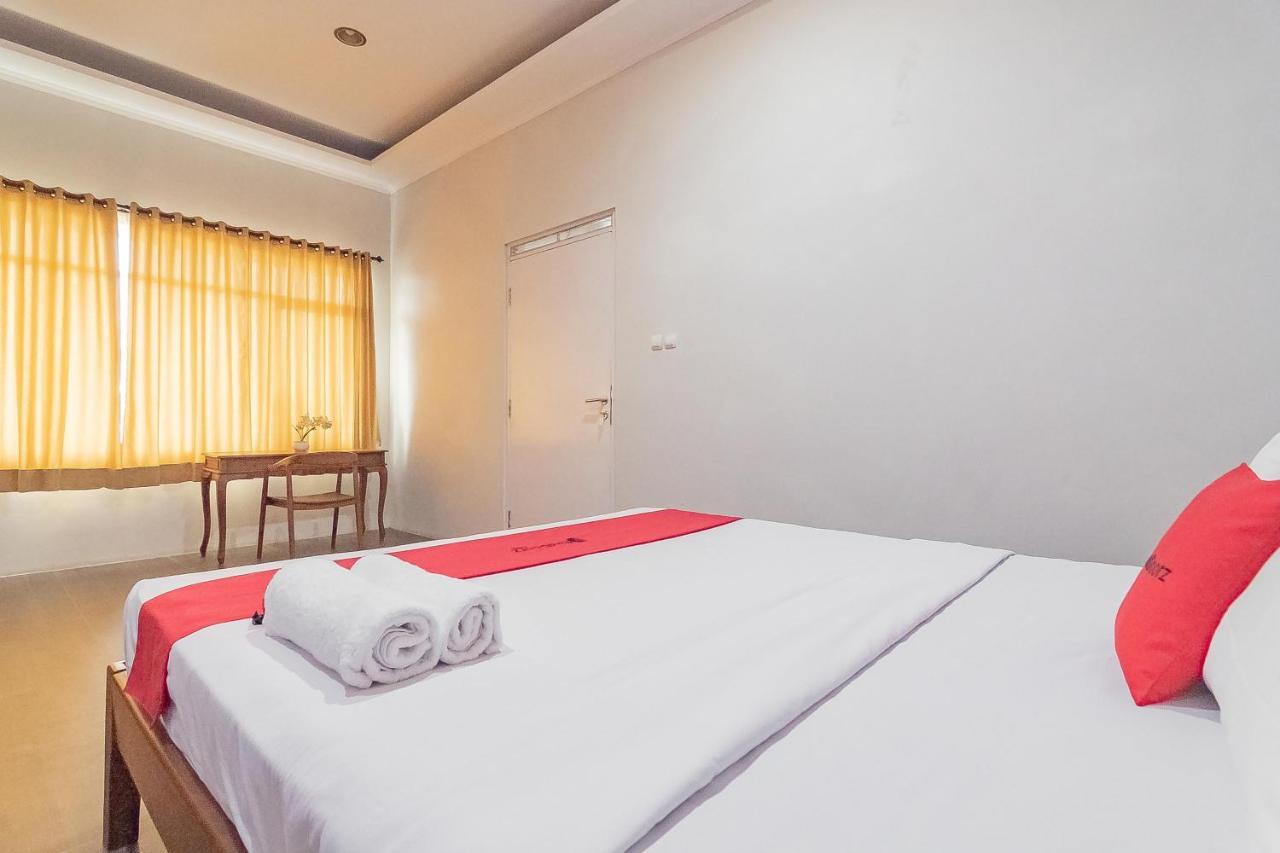 Reddoorz Resort Syariah Near D'Castello Ciater Subang Exterior photo