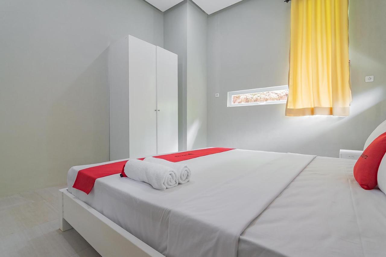 Reddoorz Resort Syariah Near D'Castello Ciater Subang Exterior photo